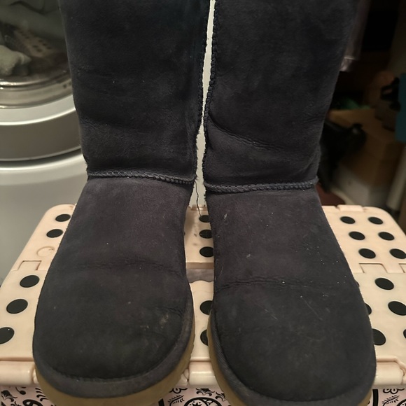 Women ugh boots. Size 8 - Picture 3 of 3